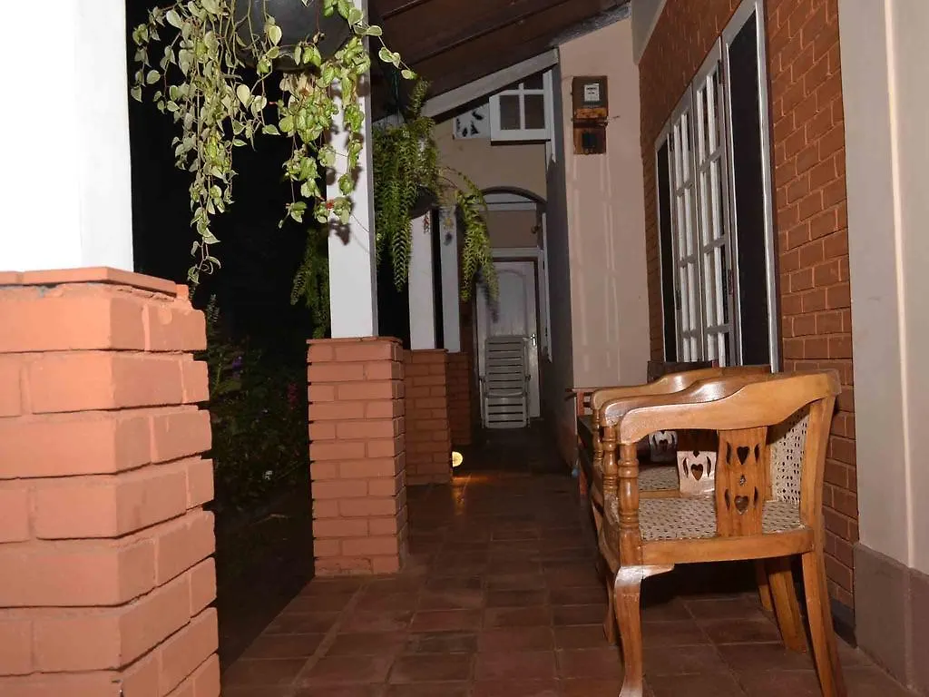 B&B Sujatha'S Homestay Residence 캔디