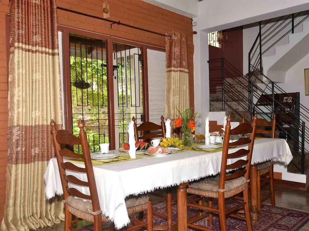 B&B Sujatha'S Homestay Residence 캔디